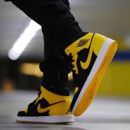 black and yellow mens shoes