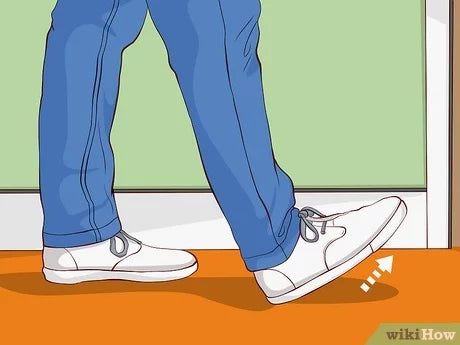 how to walk without creasing shoes