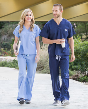 Finding the Perfect Shoes to Wear with Scrubs: A Guide to Comfort and Style