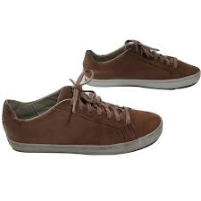mens brown tennis shoes