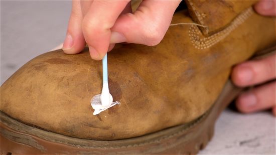 how to get paint off of leather shoes