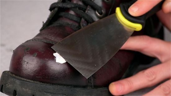 how to get paint off leather shoes