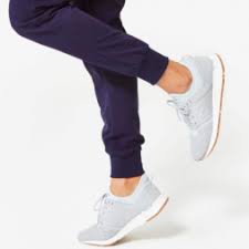 What Shoes to Wear with Jogger Scrubs: Stylish and Comfortable Footwear for Healthcare Professionals