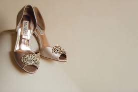 how do badgley mischka shoes fit