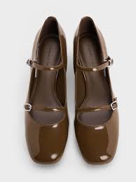 Timeless Elegance and Everyday Comfort: The Appeal of Brown Mary Jane Shoes