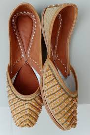 Exploring the Elegance and Craftsmanship of Indian Shoes: A Positive Review