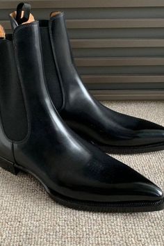 Timeless Style and Modern Edge: The Allure of Men's Pointed Toe Boots