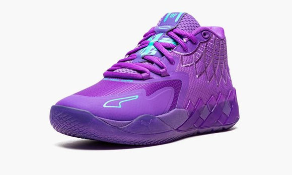 purple basketball shoes