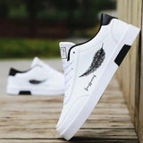 New casual shoes in spring 2023 Men's board shoes Fashion breathable small white shoes Men's sneakers Low top leather board