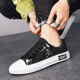 Hot Sale Fashion Skateboard Shoes Men Luxury Silver Sneakers Designer Skate Sneakers Men Flats Leather Casual Men Shoes 2023