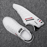 New Sneakers Men Casual Tennis Shoes Lightweight Breathable Men Shoes Flat Lace-Up Men White Business Travel Tenis Masculino