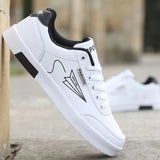 New casual shoes in spring 2023 Men's board shoes Fashion breathable small white shoes Men's sneakers Low top leather board