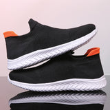 Lightweight Men Casual Shoes Soft Male Loafers Shoes Outdoor Breathable Men&#39;s Sneakers Anti-slip Slip on Sneakers Free Shipping